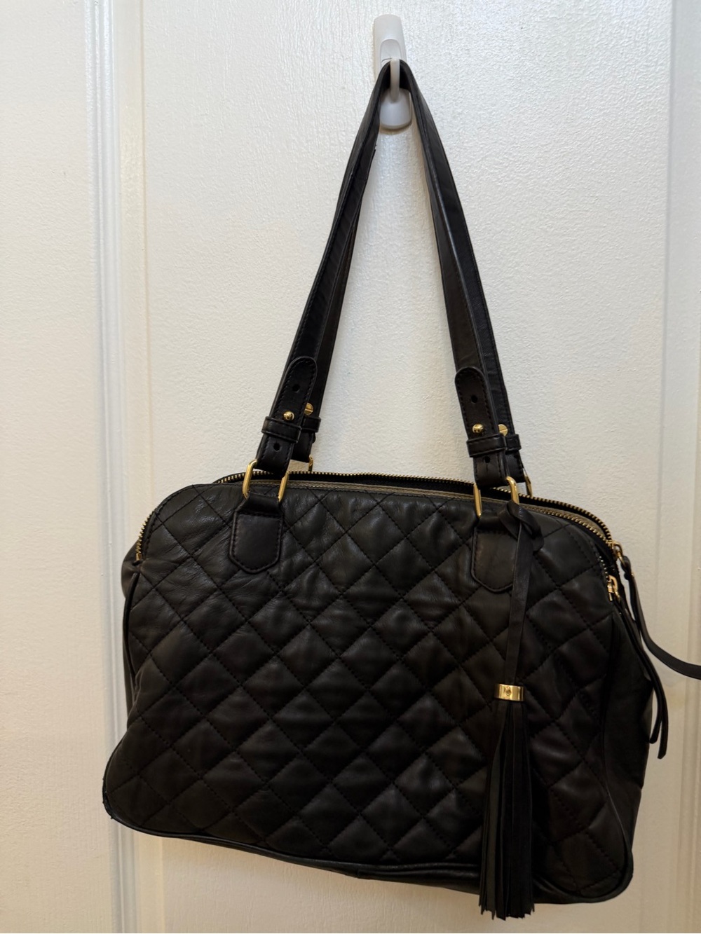 Isaac Mizrahi black quilted leather shoulder bag